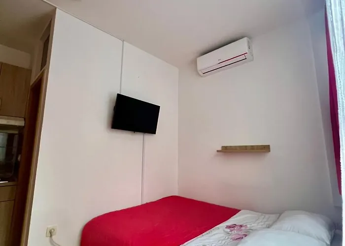 Studio Apartment Sisters3